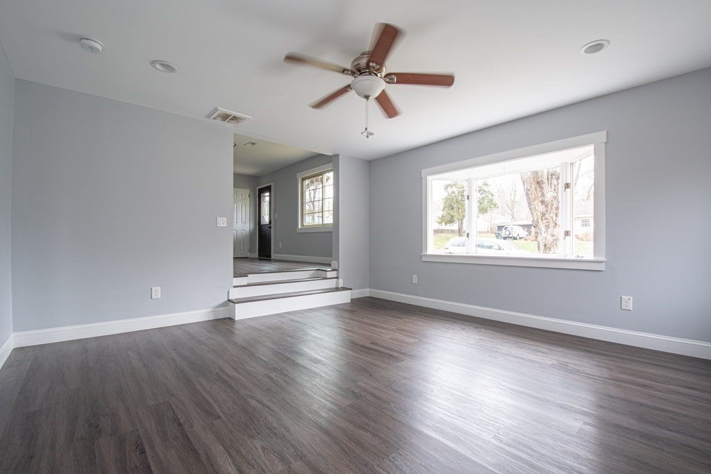 96 Crestmont Street Springfield, MA 01108 - Photo 8 of 16 Gallery Image 8