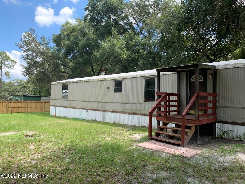 156 Yearling Road Crescent City, FL 32112 - Photo 3 of 19 Photo Sep 07, 12 38 49 PM