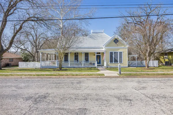 $549,000 | 542 South Main Street, La Grange, TX 78945