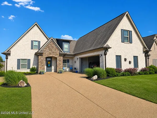 $459,900 | 1070 Upchurch Drive, Olive Branch, MS 38654