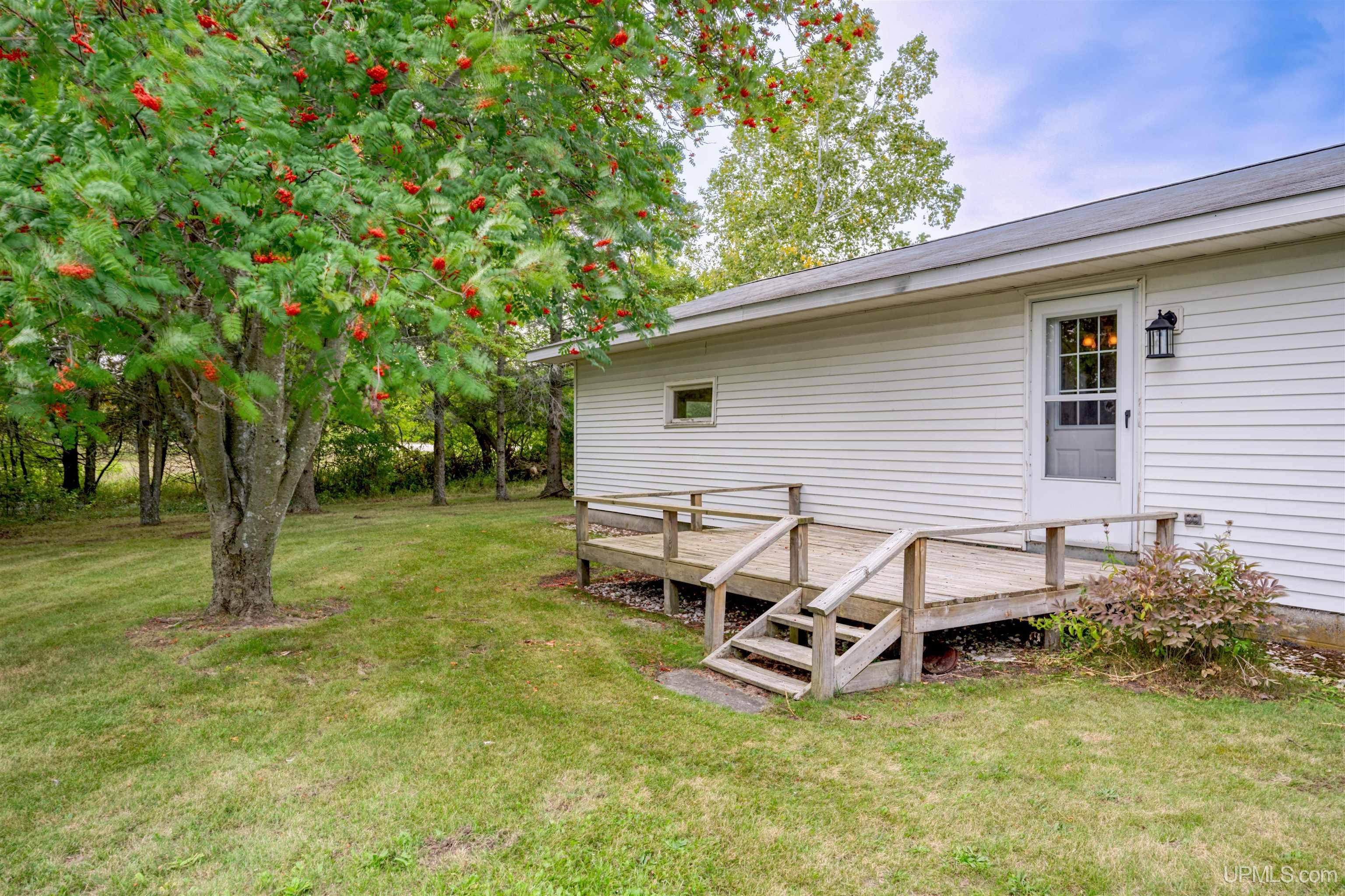 14231 14th Road Garden, MI 49835 - Photo 4 of 23