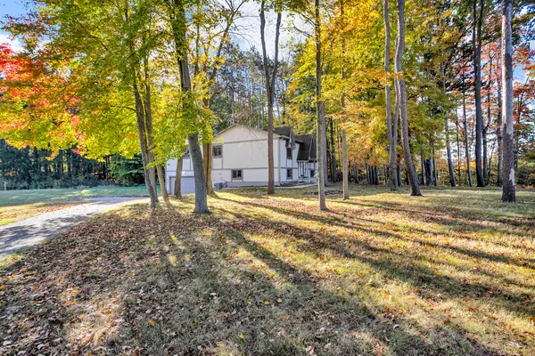 $399,900 | 4042 Burns Road, Howell, MI 48855