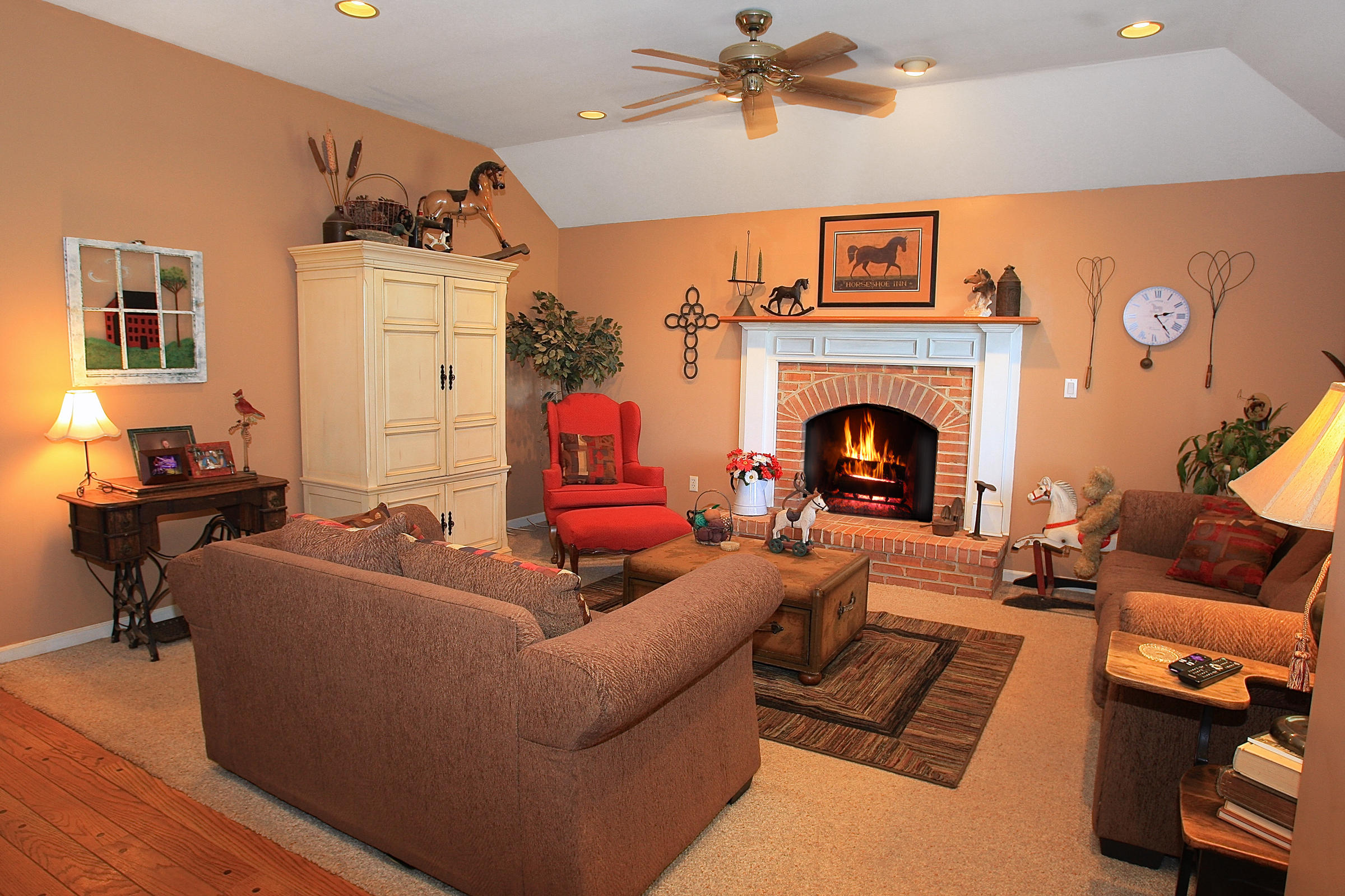 2260 Triggs Road Bedford, VA 24523 - Photo 11 of 62 LIVING_ROOM4V4B6845