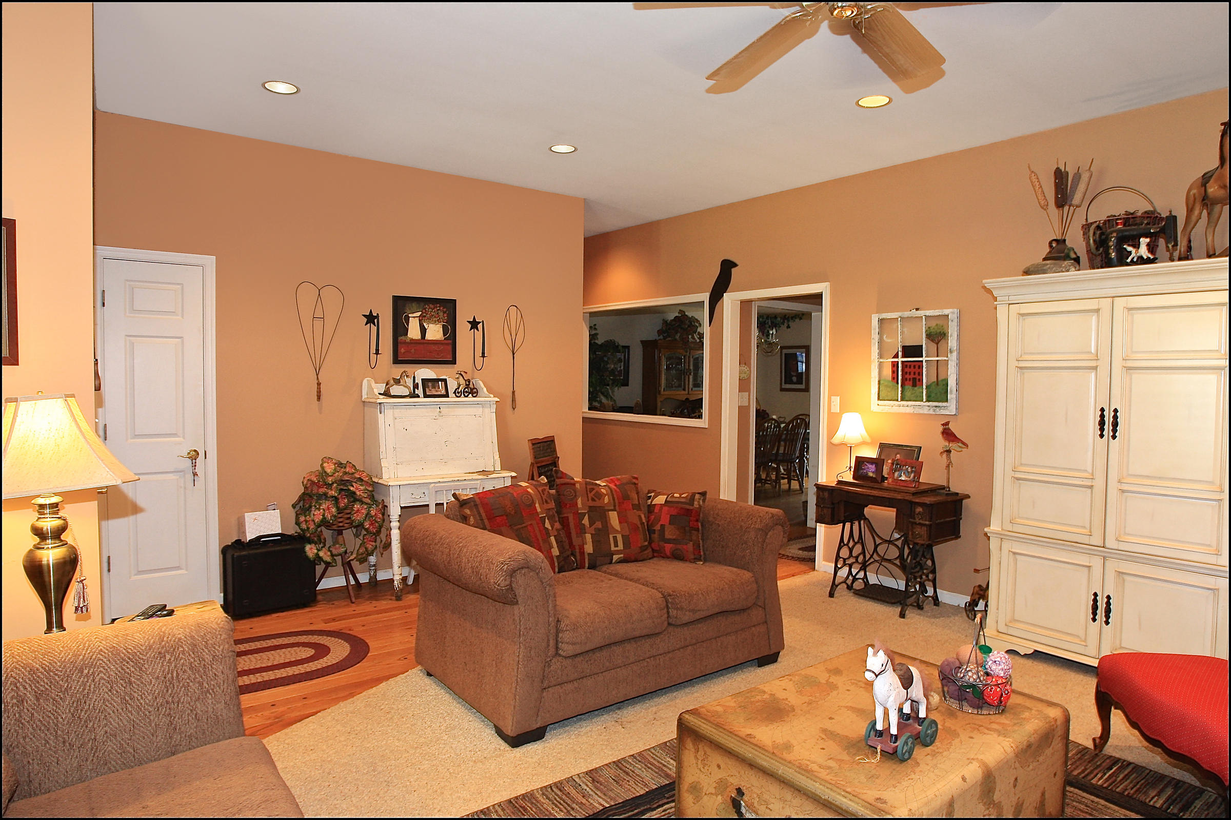 2260 Triggs Road Bedford, VA 24523 - Photo 12 of 62 LIVING_ROOM_4V4B6861