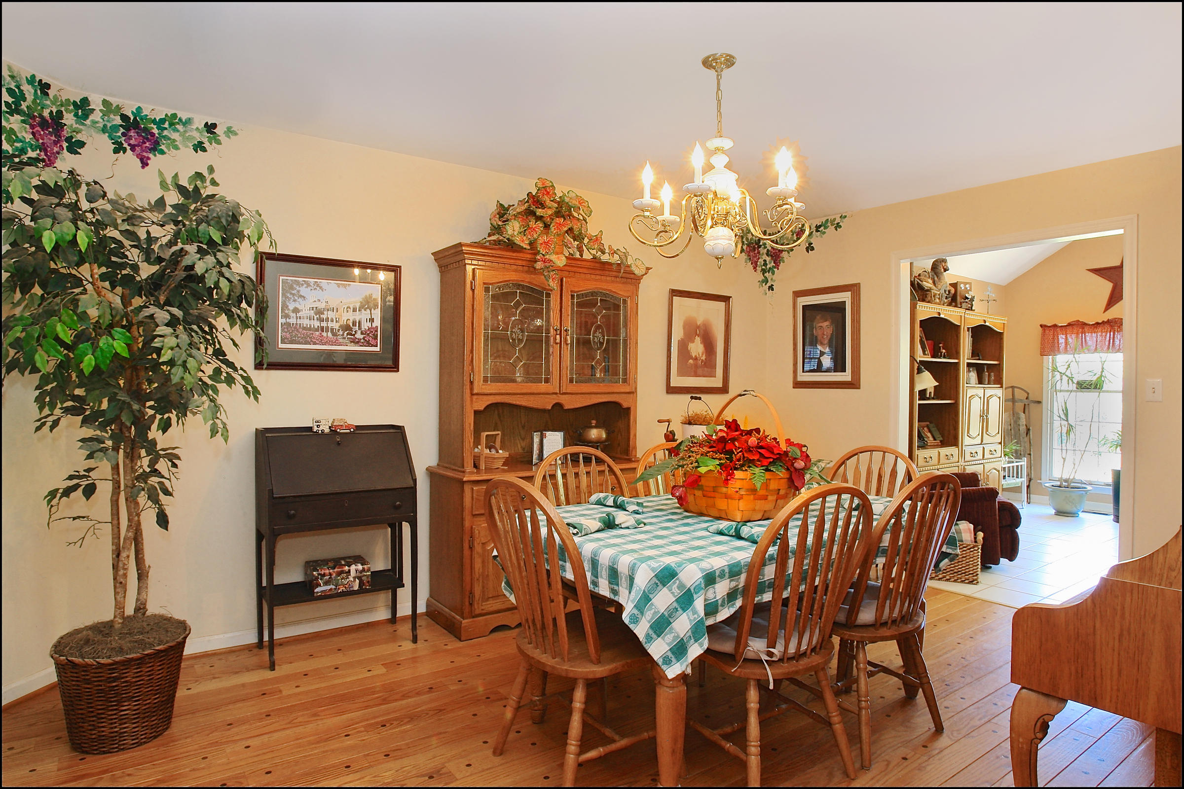 2260 Triggs Road Bedford, VA 24523 - Photo 21 of 62 DINING_ROOM_4V4B6500