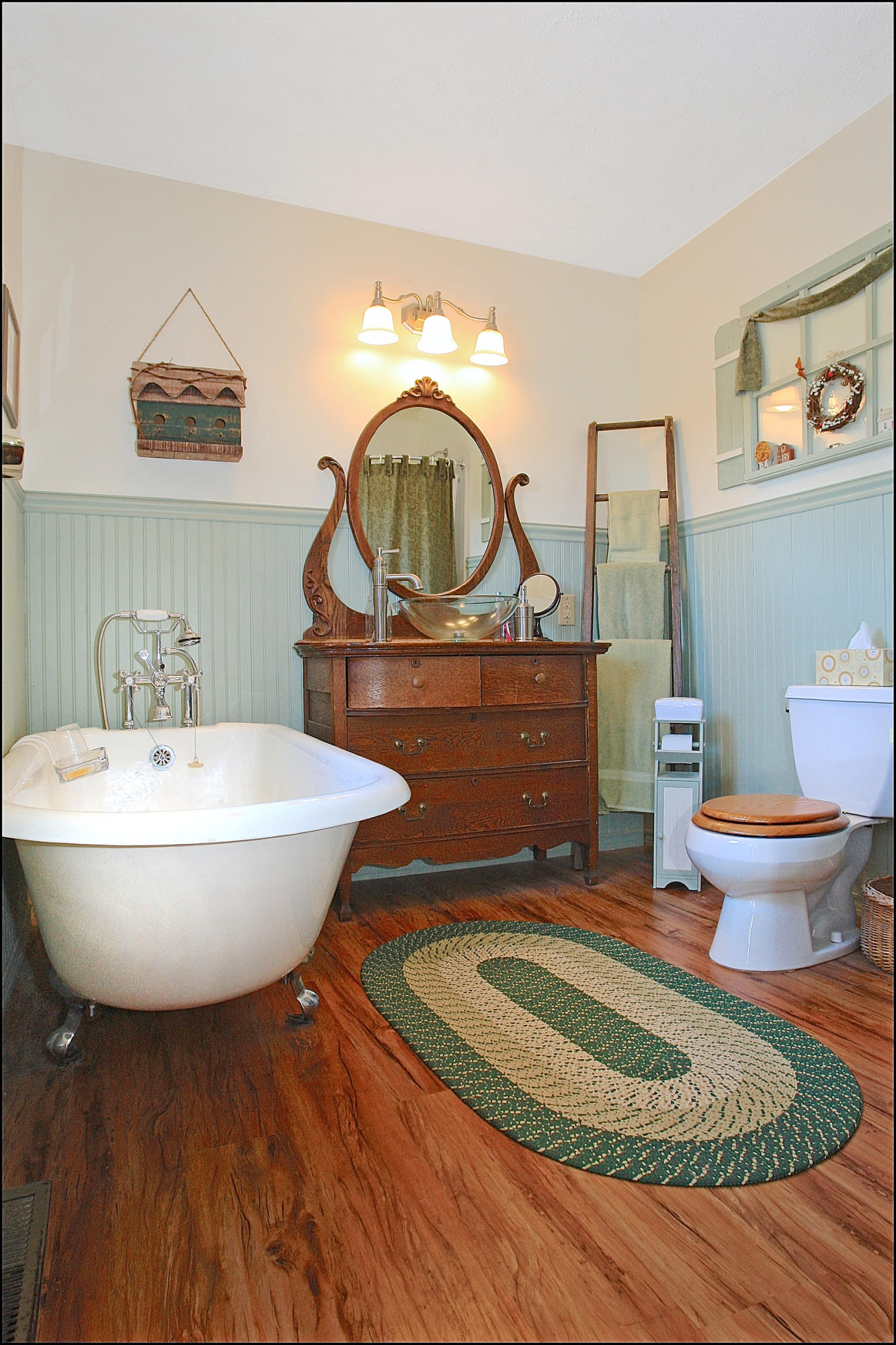 2260 Triggs Road Bedford, VA 24523 - Photo 25 of 62 MASTER_BATHROOM_4V4B6521