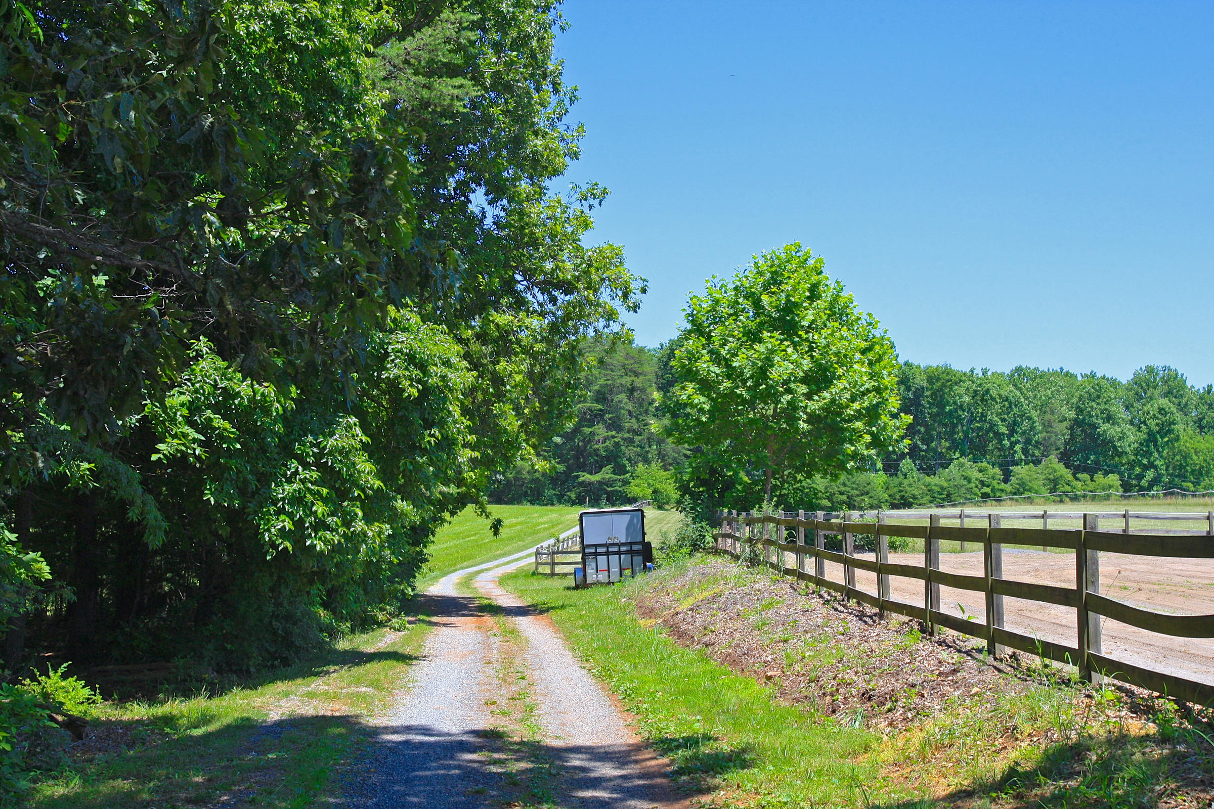 2260 Triggs Road Bedford, VA 24523 - Photo 59 of 62 DRIVEWAY_4V4B6613