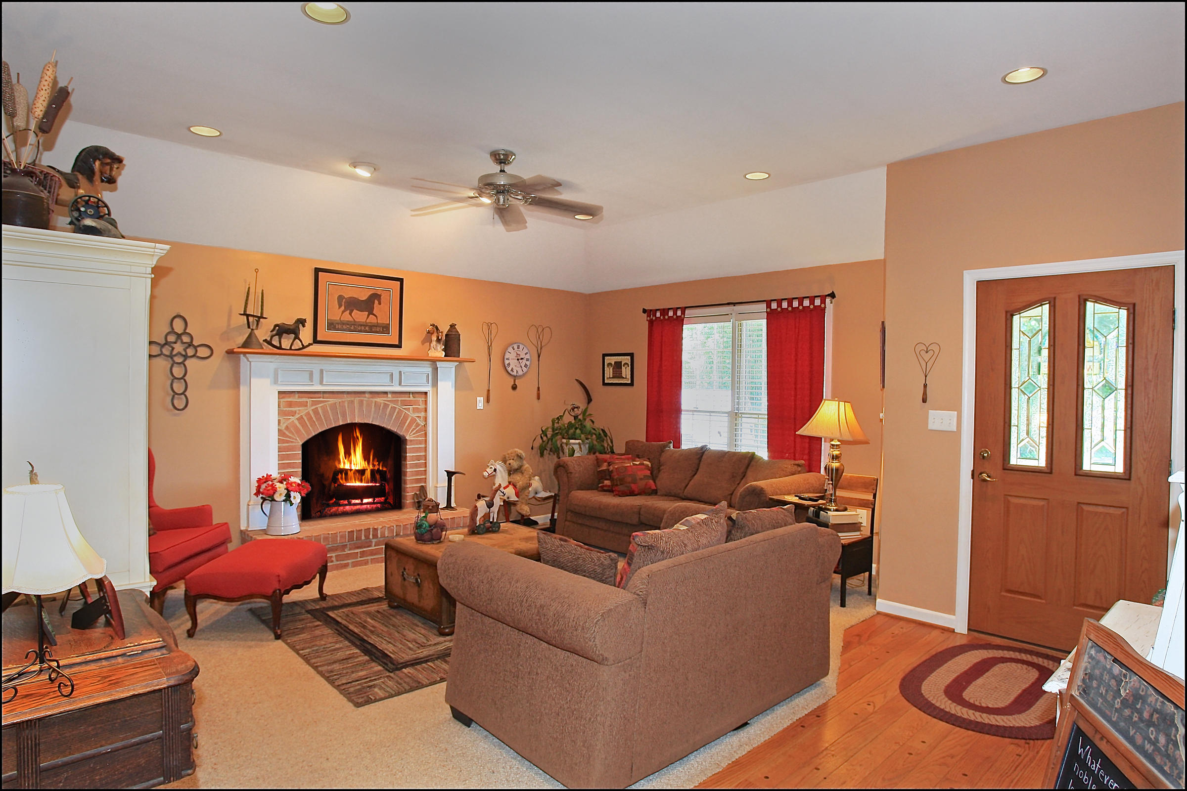 2260 Triggs Road Bedford, VA 24523 - Photo 10 of 62 LIVING_ROOM_4V4B6848