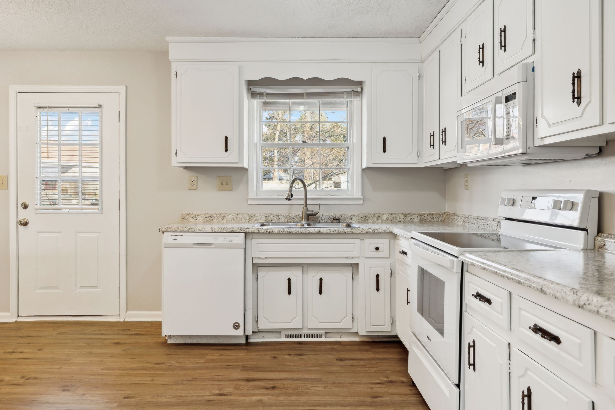 231 Millstone Circle Clarksville, TN 37042 - Photo 9 of 35