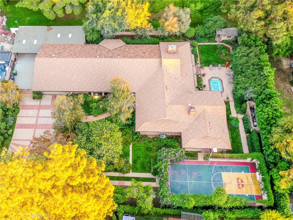 an aerial view of multiple house