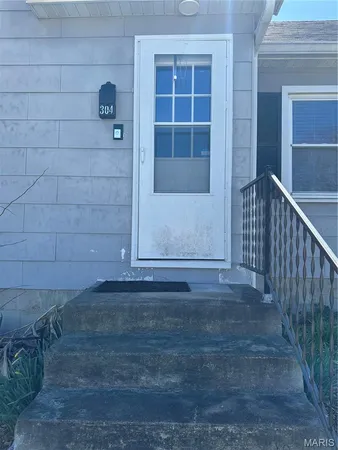 $159,900 | 304 West Moore Avenue, Owensville, MO 65066