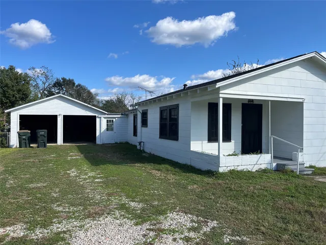$205,900 | 612 Silliman Street, Sealy, TX 77474