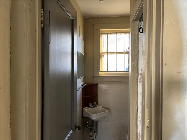 $205,900 | 612 Silliman Street, Sealy, TX 77474