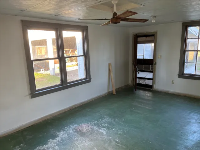 $205,900 | 612 Silliman Street, Sealy, TX 77474