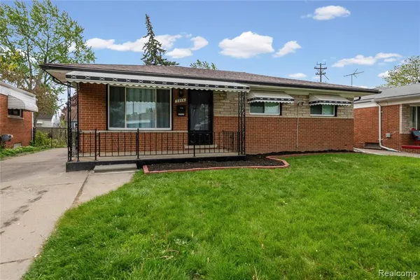 $229,900 | 7218 Superior Street, Center Line, MI 48015