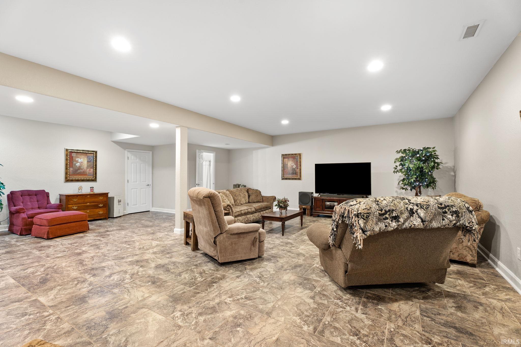 14207 Yoder Road Roanoke, IN 46783 - Photo 21 of 36