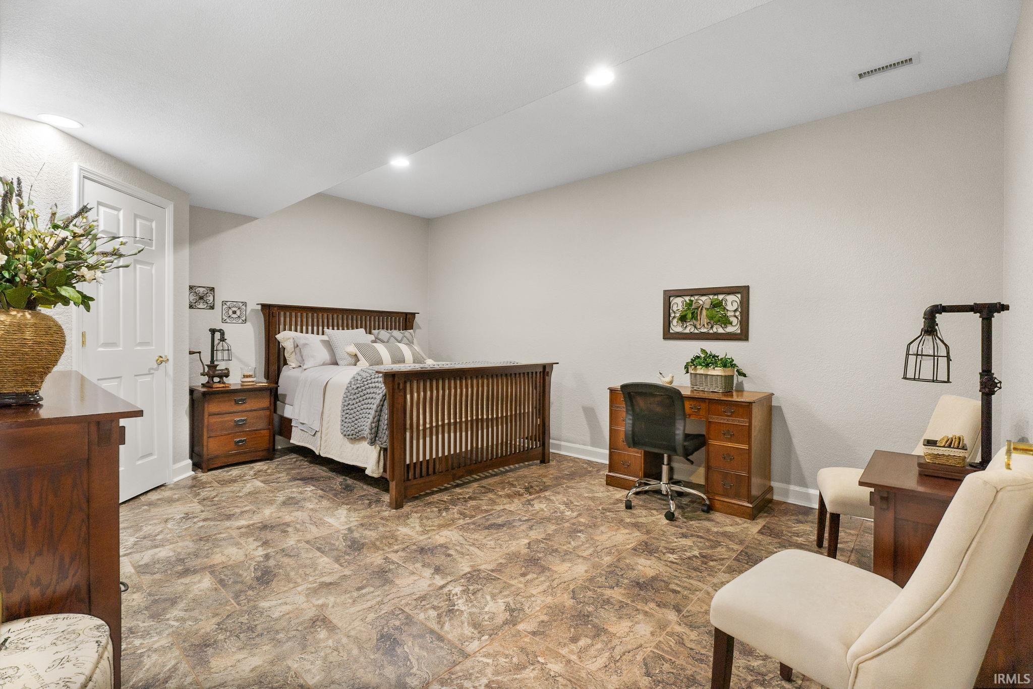 14207 Yoder Road Roanoke, IN 46783 - Photo 27 of 36