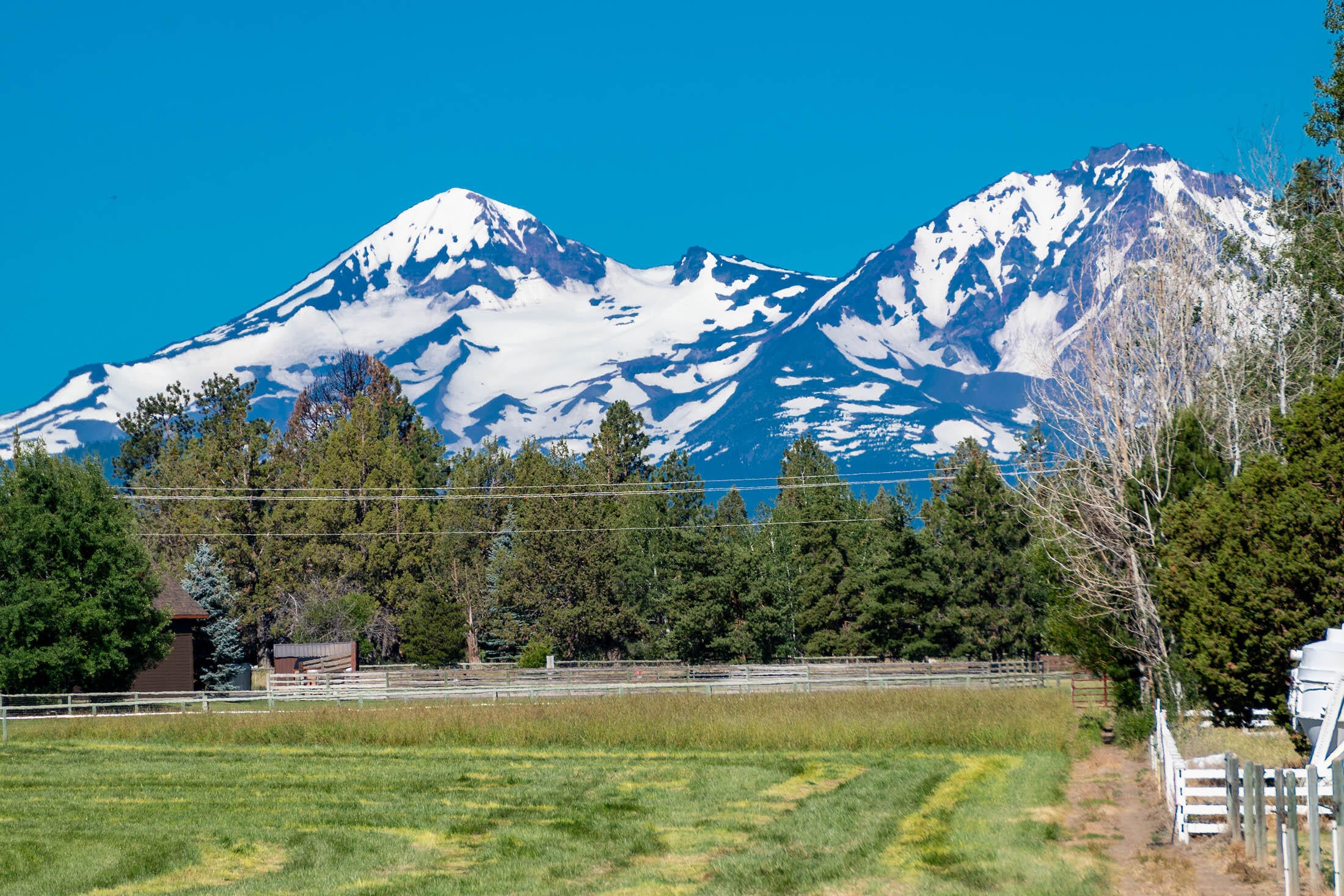 65111 Highland Road Bend, OR 97703 - Photo 2 of 37 Breathtaking Cascade Mt views