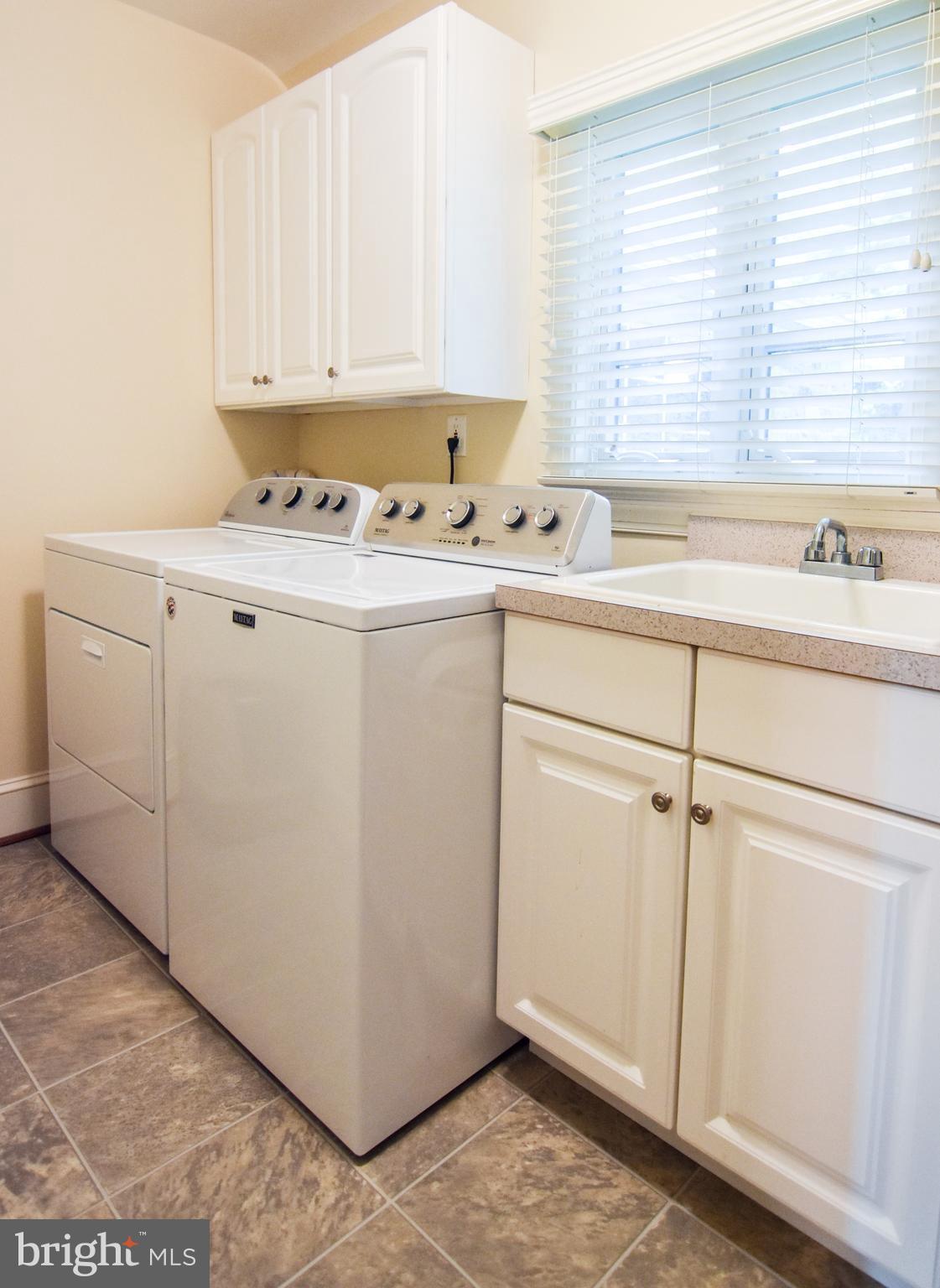 3919 Dance Mill Road Phoenix, MD 21131 - Photo 22 of 30 Main floor laundry room