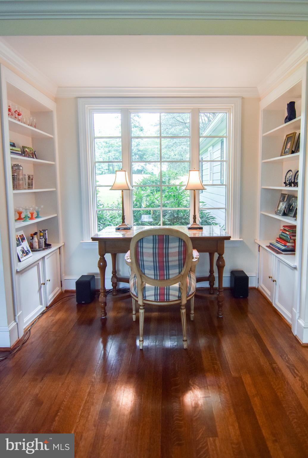 3919 Dance Mill Road Phoenix, MD 21131 - Photo 4 of 30 Office or reading nook with built in shelving