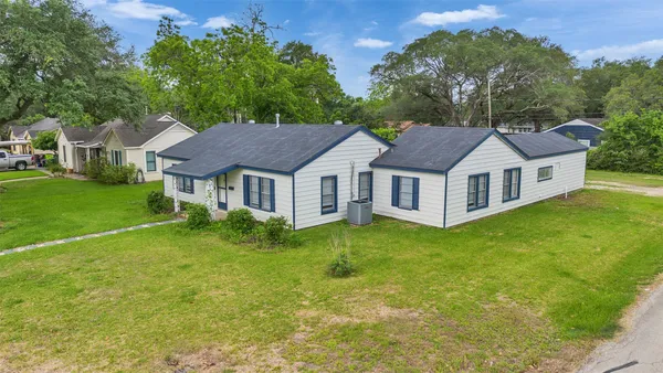 $259,900 | 1300 Brazos Street, Rosenberg, TX 77471