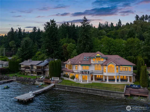 $6,698,000 | 2819 East Lake Sammamish Parkway Northeast, Sammamish, WA 98074