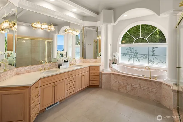 $6,698,000 | 2819 East Lake Sammamish Parkway Northeast, Sammamish, WA 98074