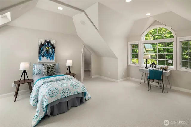 $6,698,000 | 2819 East Lake Sammamish Parkway Northeast, Sammamish, WA 98074