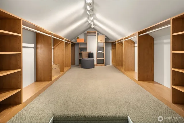 $6,698,000 | 2819 East Lake Sammamish Parkway Northeast, Sammamish, WA 98074