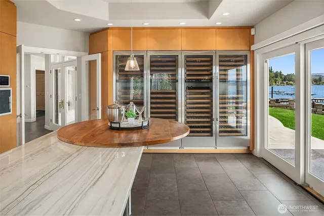 $6,698,000 | 2819 East Lake Sammamish Parkway Northeast, Sammamish, WA 98074