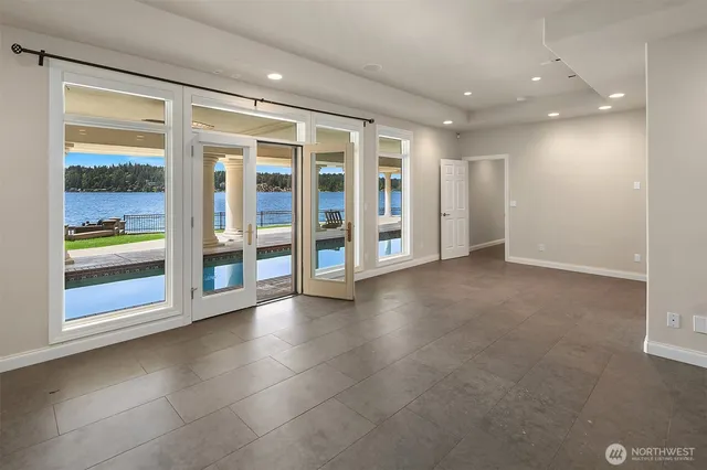 $6,698,000 | 2819 East Lake Sammamish Parkway Northeast, Sammamish, WA 98074