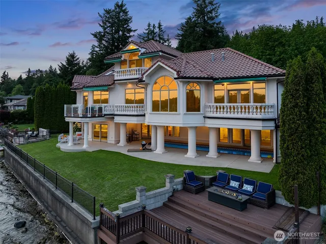 $6,698,000 | 2819 East Lake Sammamish Parkway Northeast, Sammamish, WA 98074