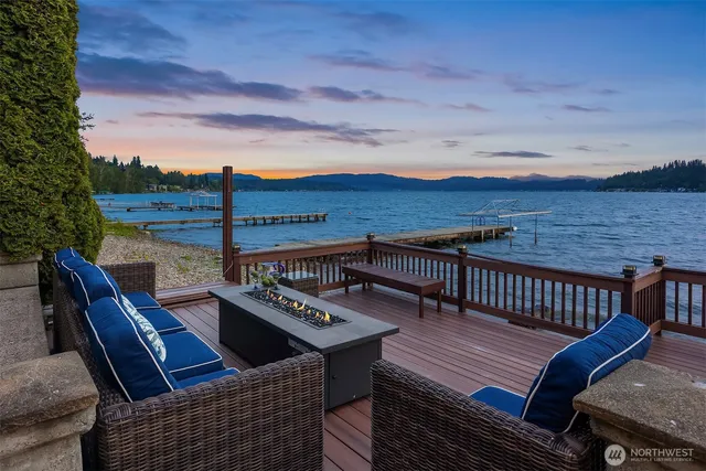$6,698,000 | 2819 East Lake Sammamish Parkway Northeast, Sammamish, WA 98074