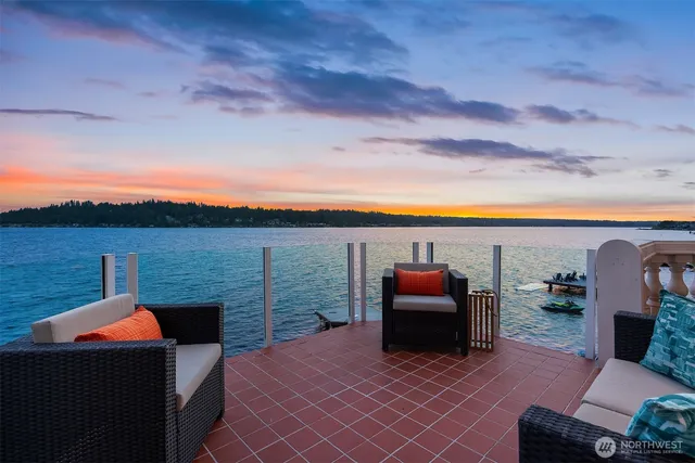 $6,698,000 | 2819 East Lake Sammamish Parkway Northeast, Sammamish, WA 98074