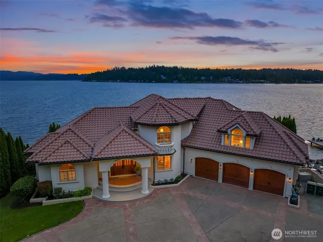 $6,698,000 | 2819 East Lake Sammamish Parkway Northeast, Sammamish, WA 98074