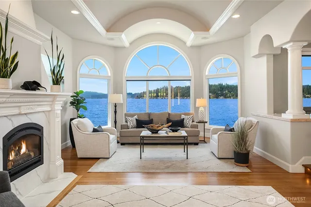 $6,698,000 | 2819 East Lake Sammamish Parkway Northeast, Sammamish, WA 98074