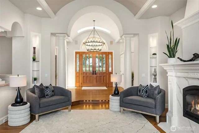 $6,698,000 | 2819 East Lake Sammamish Parkway Northeast, Sammamish, WA 98074