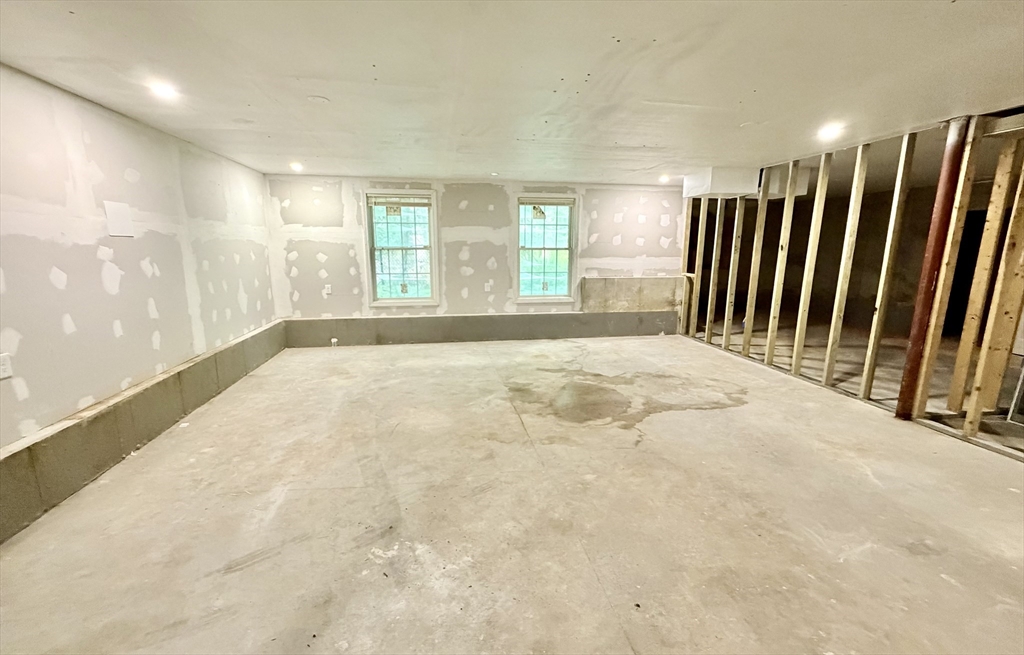 41 Thresher Road Hampden, MA 01036 - Photo 21 of 30