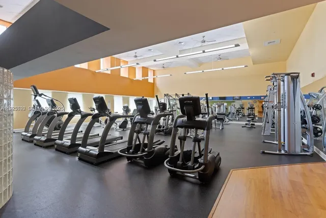 $2,400 | 7350 Southwest 89th Street, Unit 607S, Miami, FL 33156