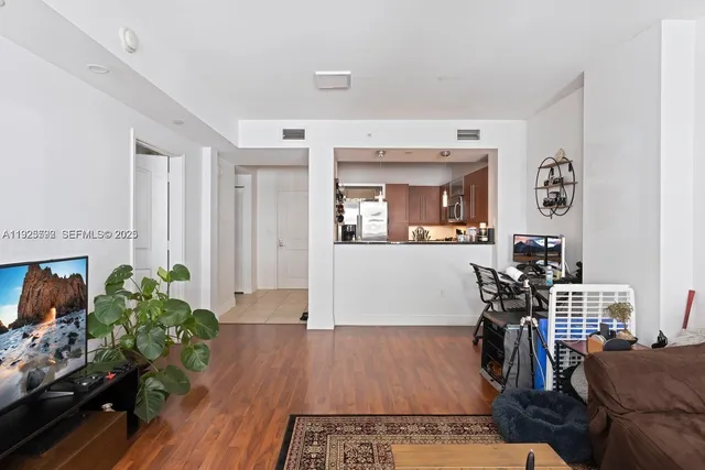 $2,400 | 7350 Southwest 89th Street, Unit 607S, Miami, FL 33156