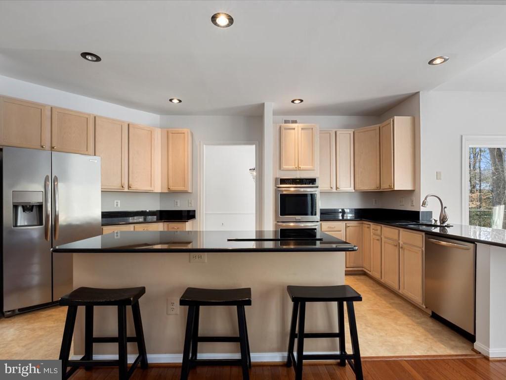 11920 Coloriver Road Manassas, VA 20112 - Photo 17 of 58 Kitchen Island with cooktop