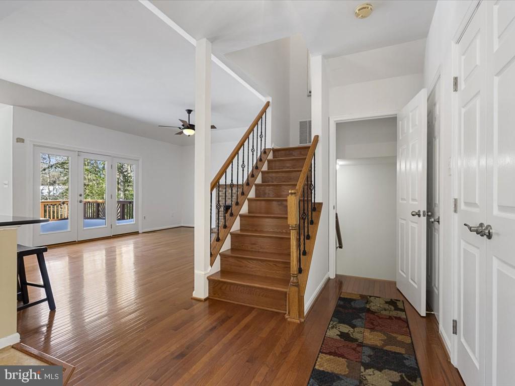 11920 Coloriver Road Manassas, VA 20112 - Photo 9 of 58 Entry from Garage