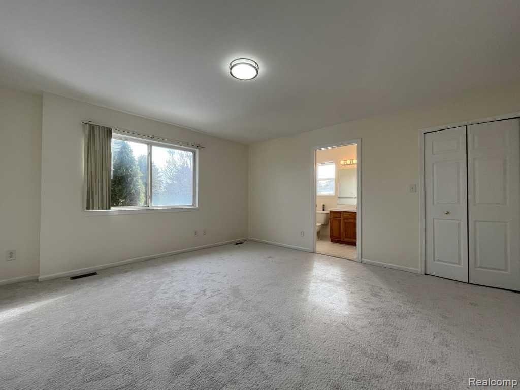 45567 Michael Canton, MI 48188 - Photo 12 of 24 Gallery Image 12