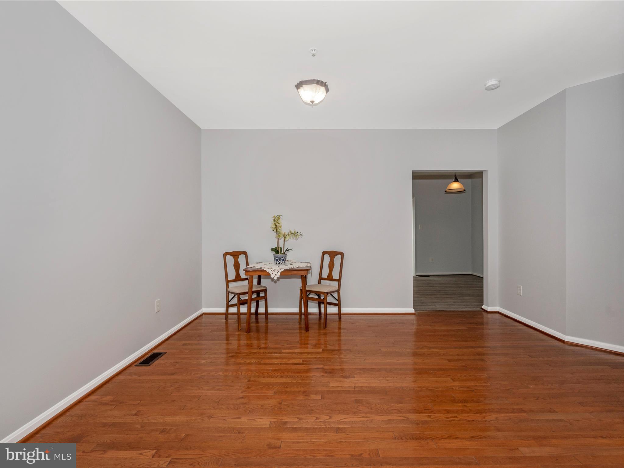 12155 Amber Ridge Circle Germantown, MD 20876 - Photo 12 of 68 Living Room