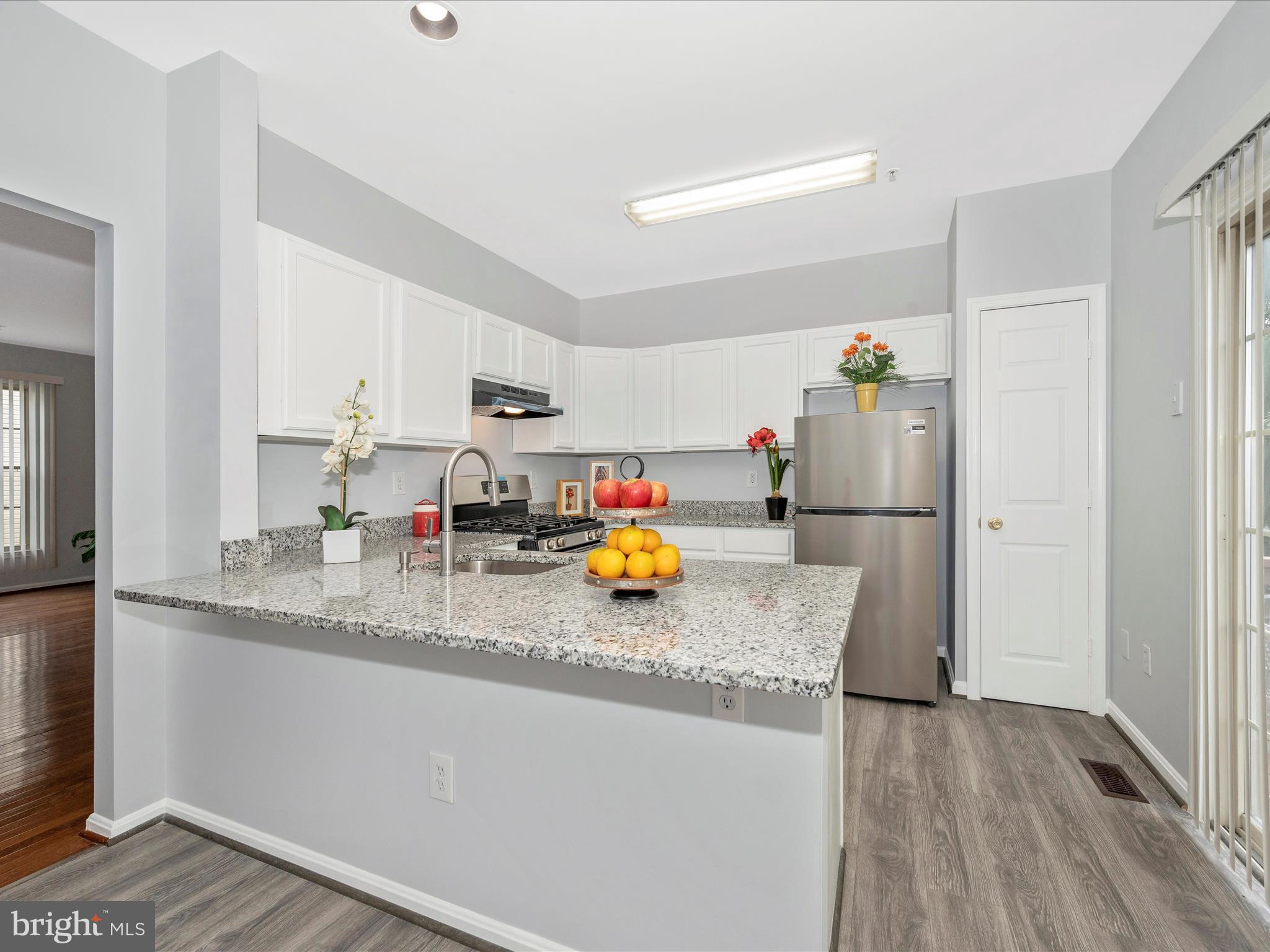 12155 Amber Ridge Circle Germantown, MD 20876 - Photo 17 of 68 Kitchen