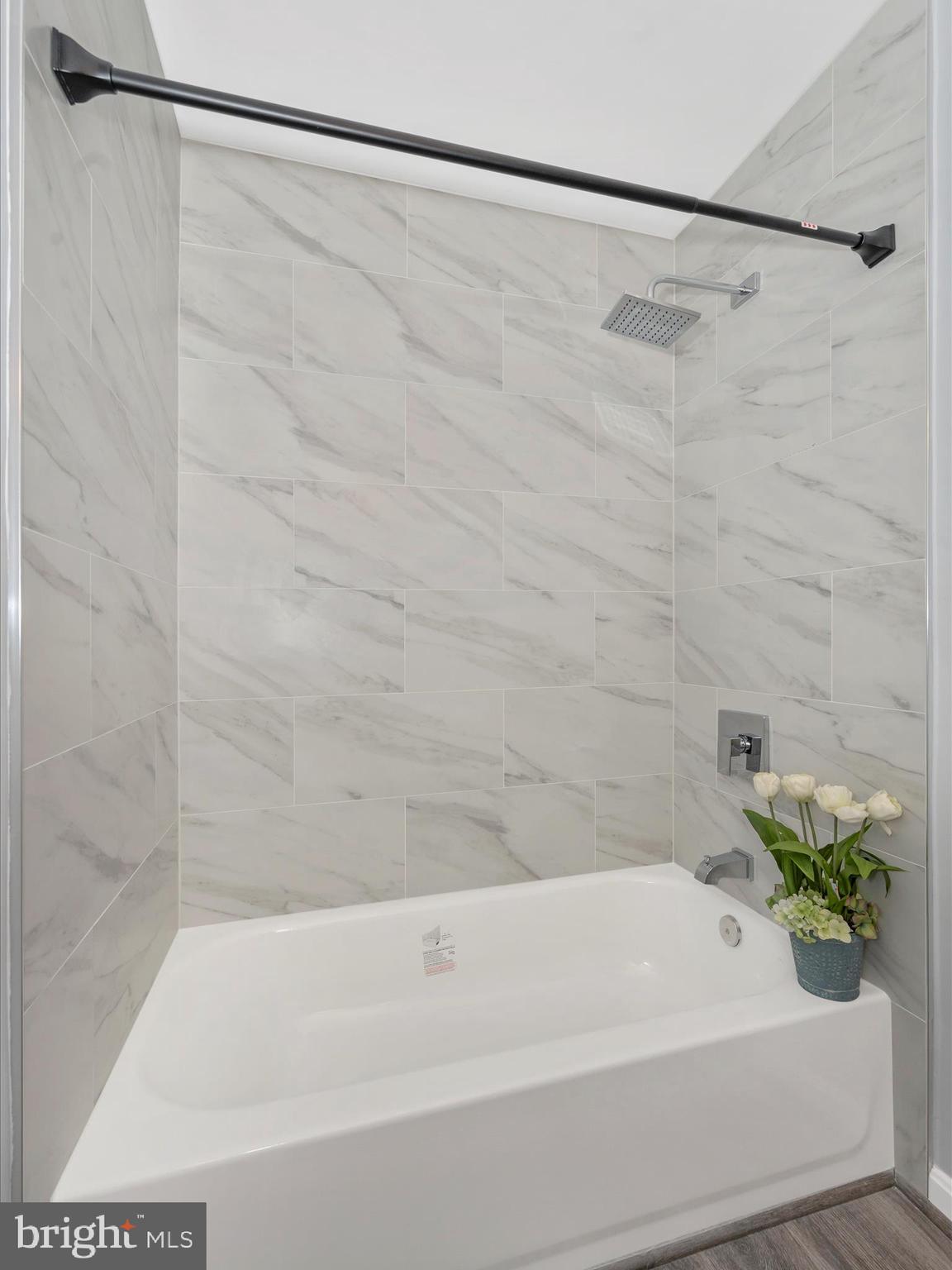 12155 Amber Ridge Circle Germantown, MD 20876 - Photo 27 of 68 Primary Bathroom