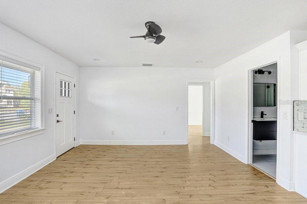 207 South Duncan Avenue Clearwater, FL 33755 - Photo 7 of 24