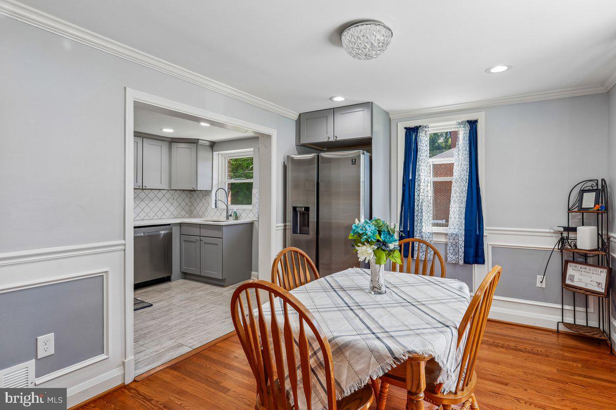 4818 Lindsay Road Baltimore, MD 21229 - Photo 8 of 29 Dining Room