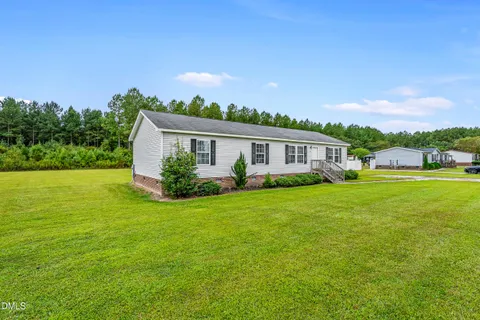 a picture of a black and white photo