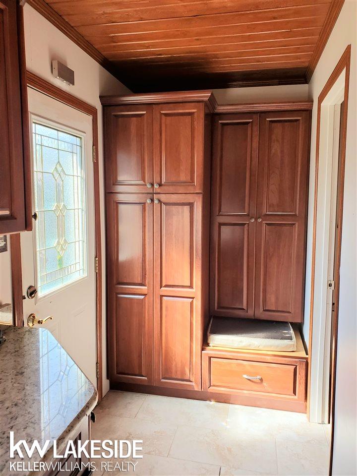 49495 Fuller Road New Baltimore, MI 48051 - Photo 6 of 33